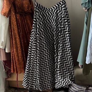 New never worn Black and White Chevron Women's Skirt